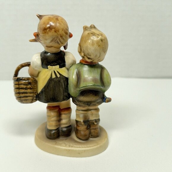 MJ Hummel Figurine To Market Boy Girl Basket Flowers Western Germany 1960 - 1972 - Picture 4 of 15
